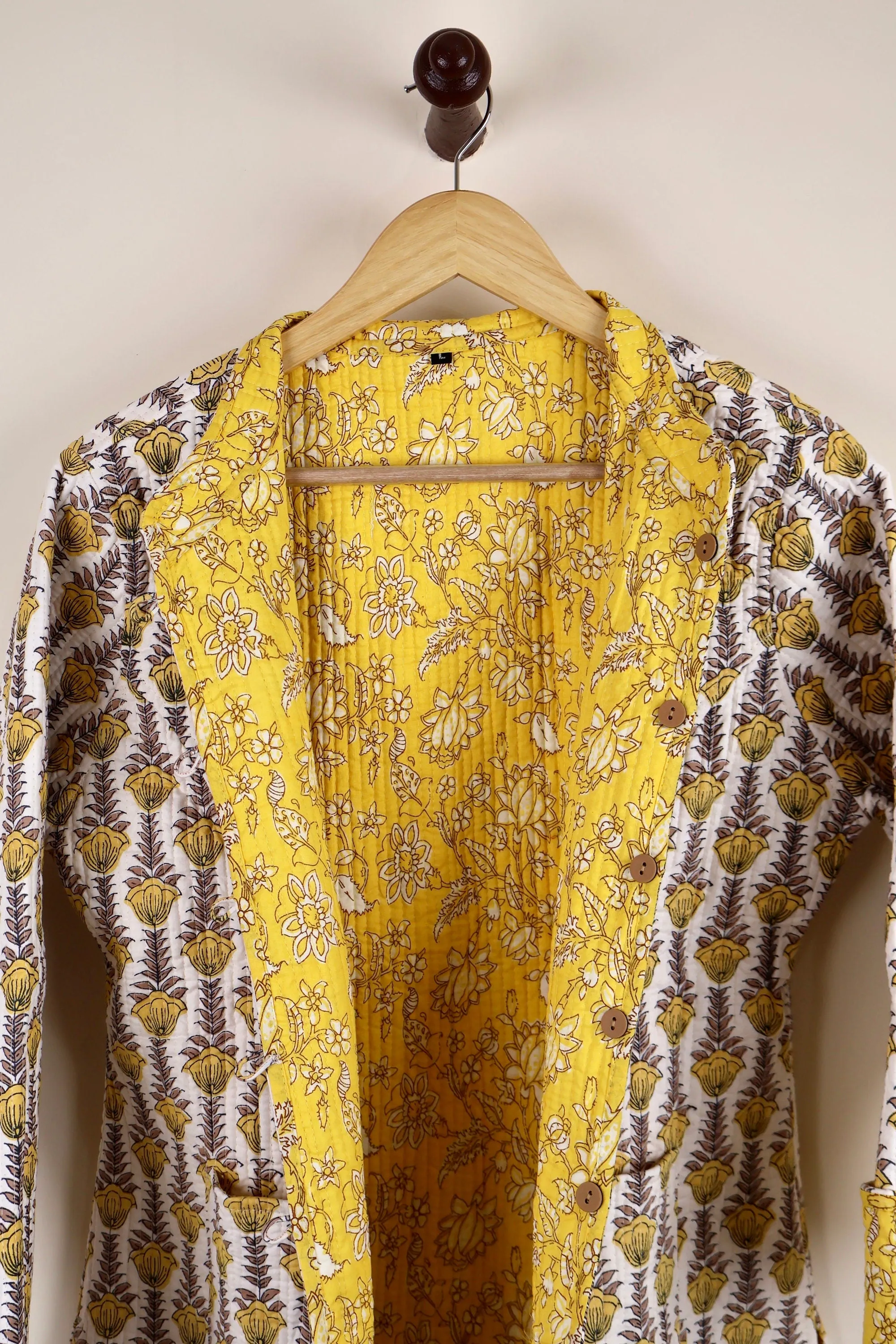 Indian Handmade Quilted Cotton Fabric Kantha Jacket Stylish White & Yellow Floral Bohemian Women's Coat, Reversible Waistcoat for Her