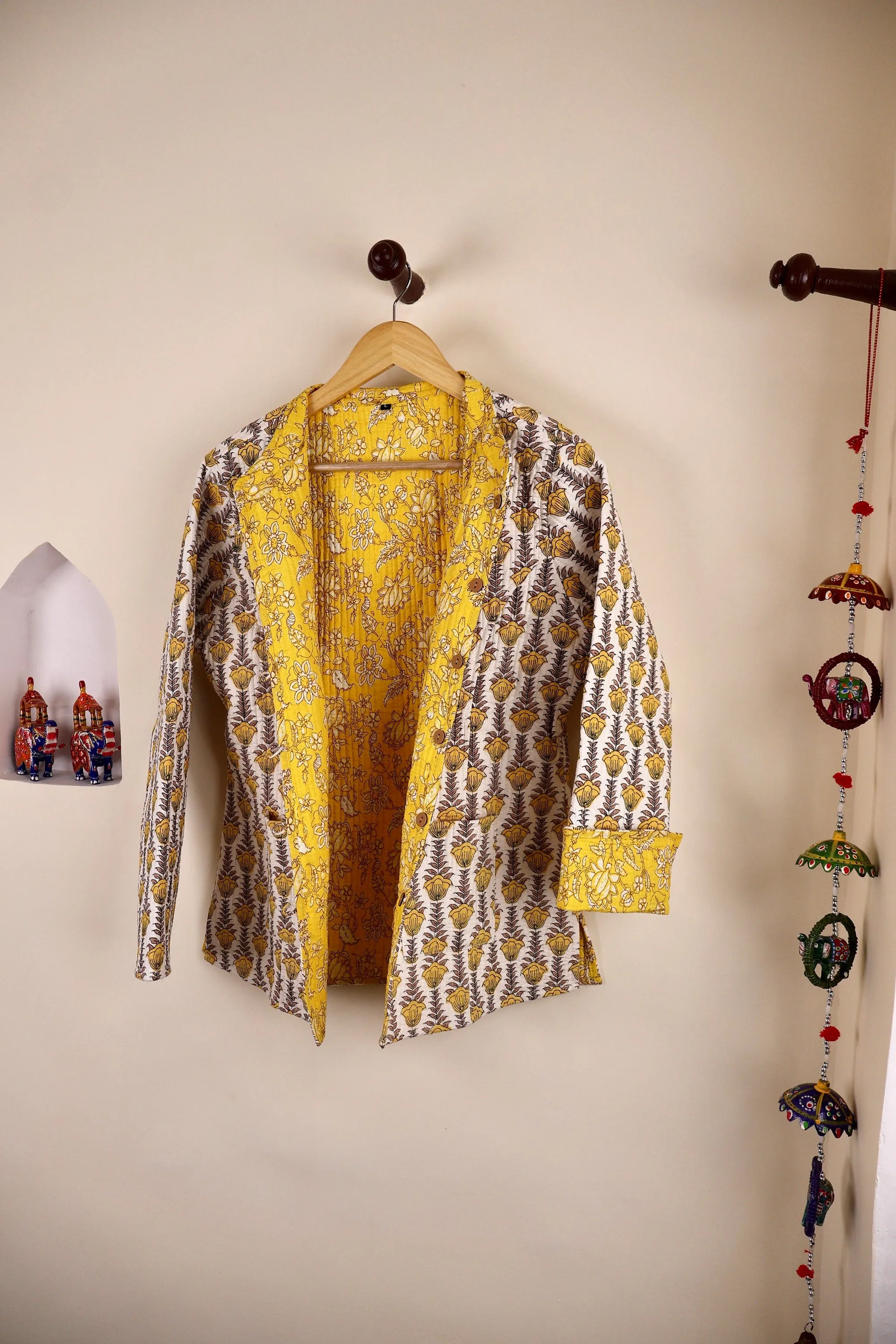 Indian Handmade Quilted Cotton Fabric Kantha Jacket Stylish White & Yellow Floral Bohemian Women's Coat, Reversible Waistcoat for Her